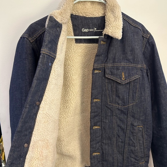 Gap jean jacket - Picture 1 of 4